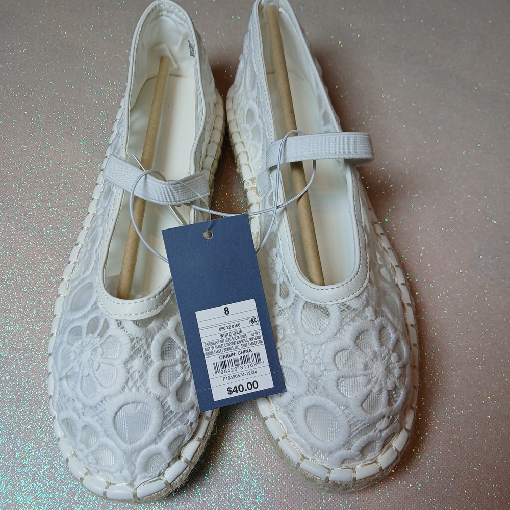 Universal Thread White Floral Lace Flats
